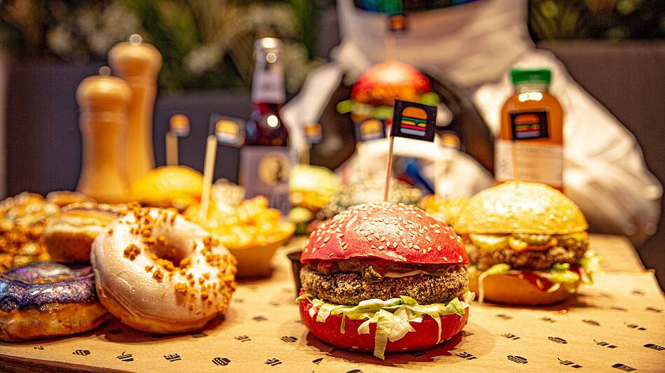 vegane Burger und Donuts aufgetischt bei Space Burger