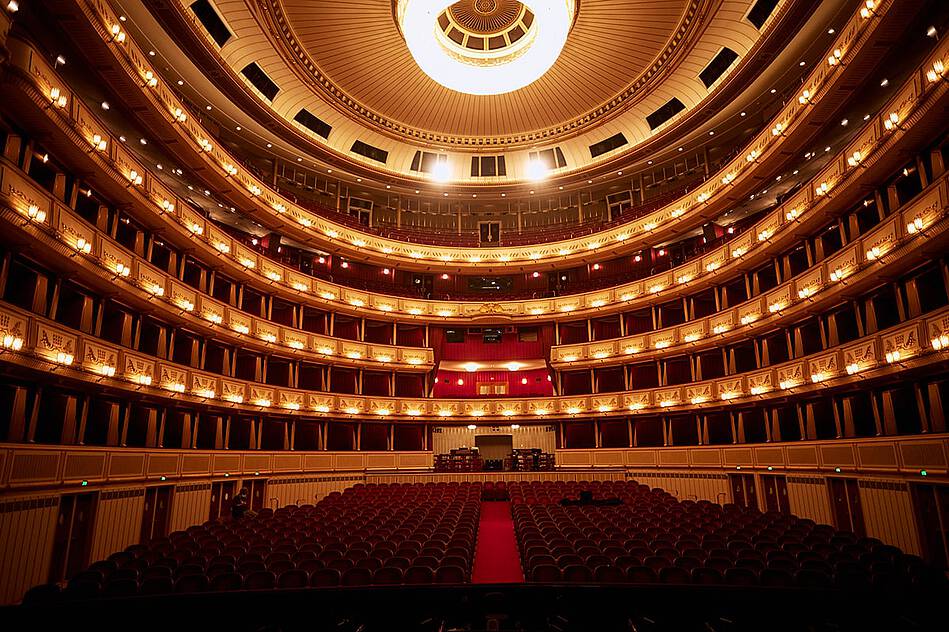 vienna opera visit hours