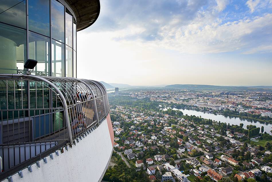 Aussicht vom Dnauturm aus auf Wien