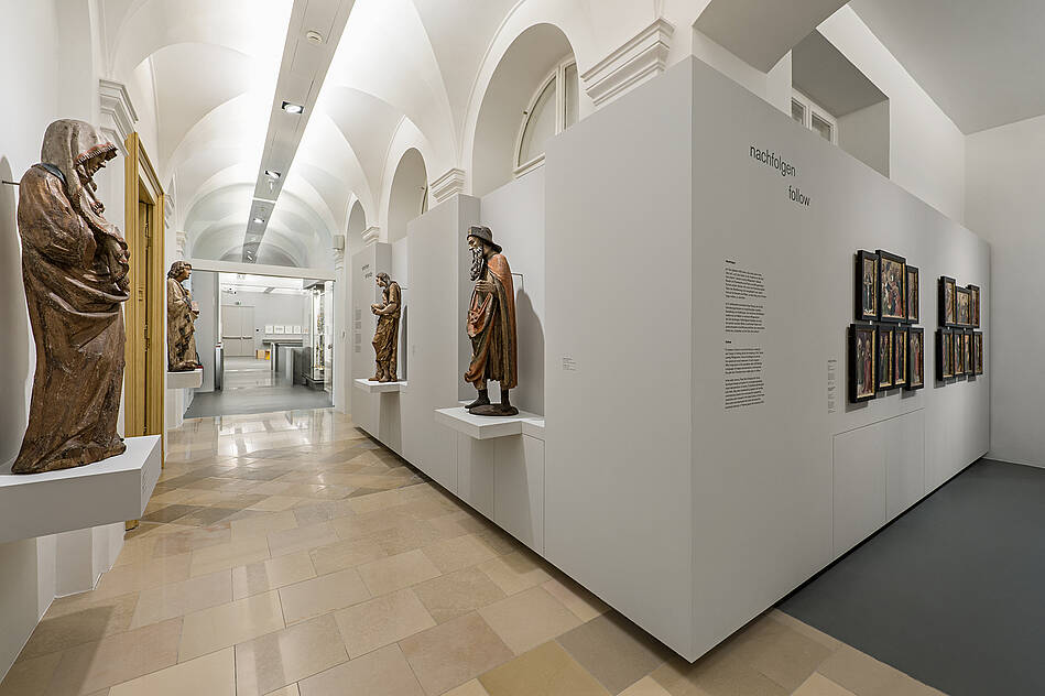 Dom Museum exposición de estatuas