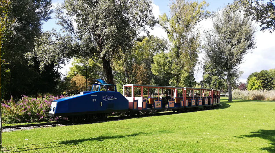 (c) Donauparkbahn Manner Waggons