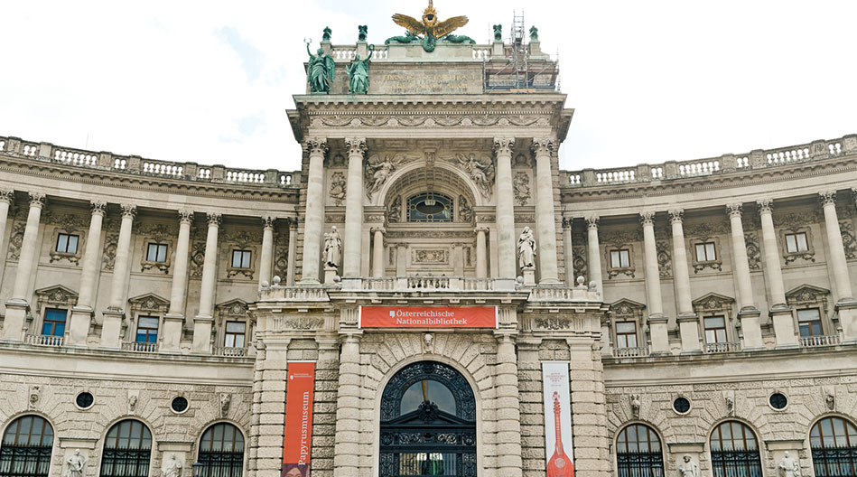 Biblioteca Nacional Austríaca Entrada Heldenplatz