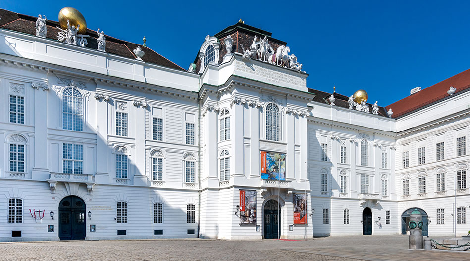 Biblioteca Nazionale Austriaca Ingresso Josefplatz