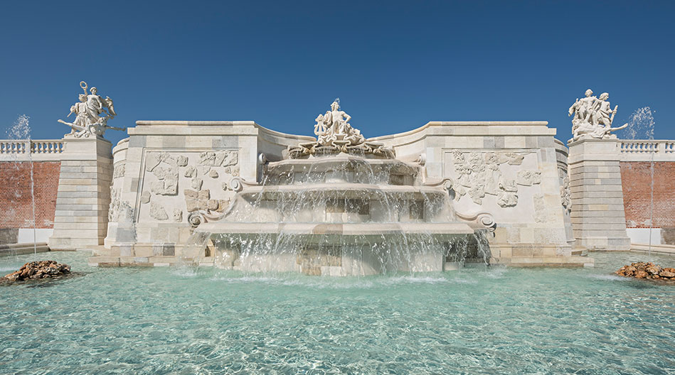 Palace Schloß Hof great cascade