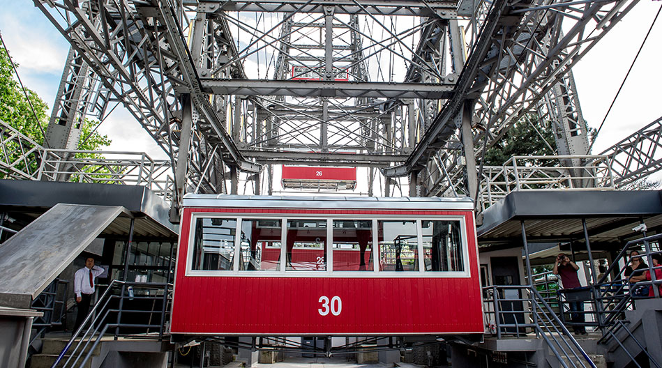 Riesenrad Ferris Wheel cabin